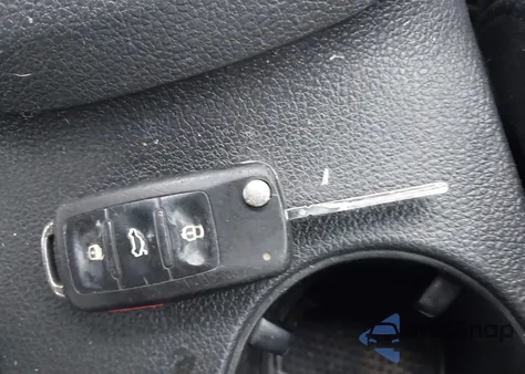 2014 Volkswagen Jetta 1.8T Se z USA, uszkodzony, nr VIN 3VWD17AJ8EM368894